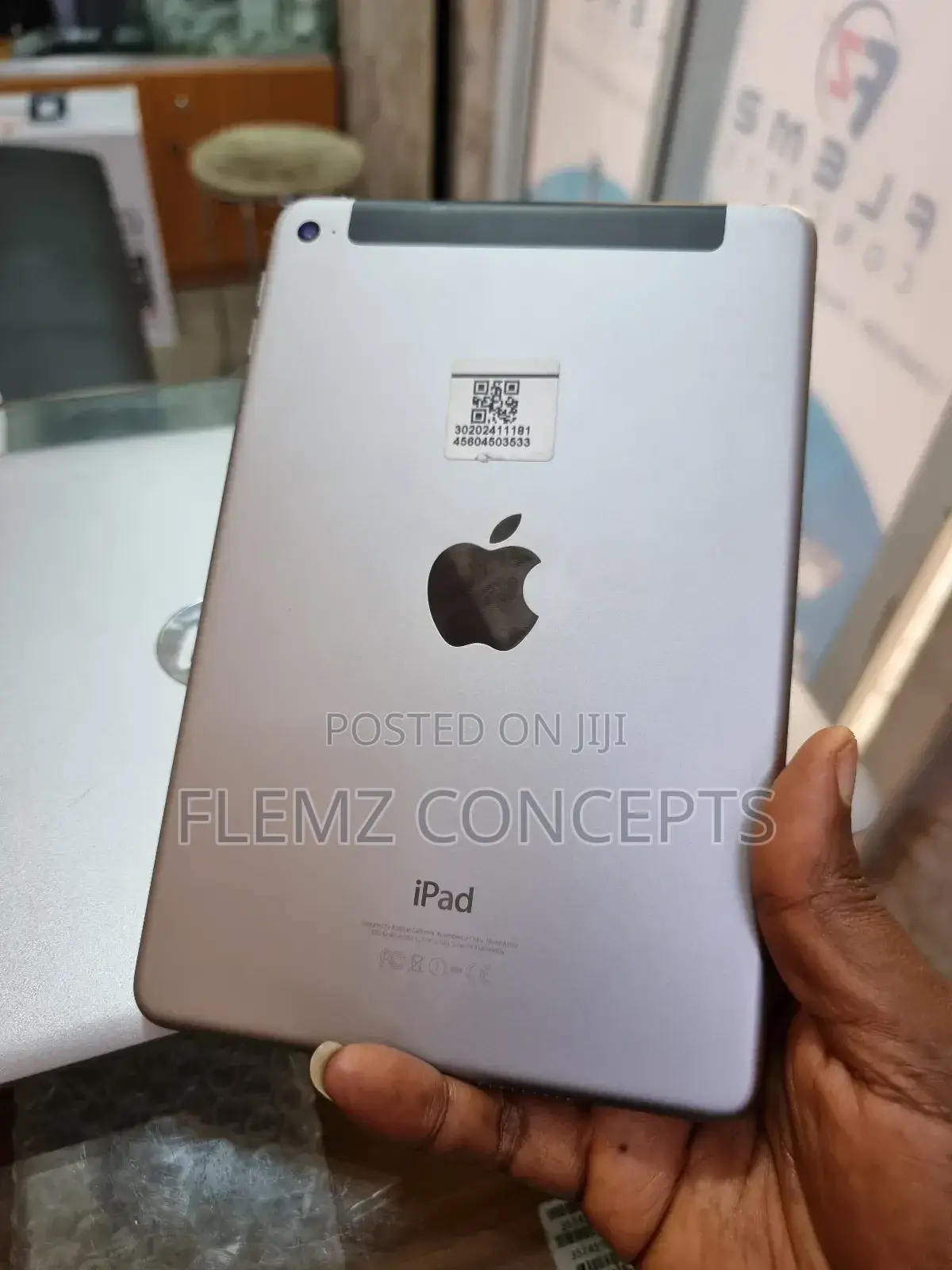 Apple iPad mini 4 128 GB Gray
