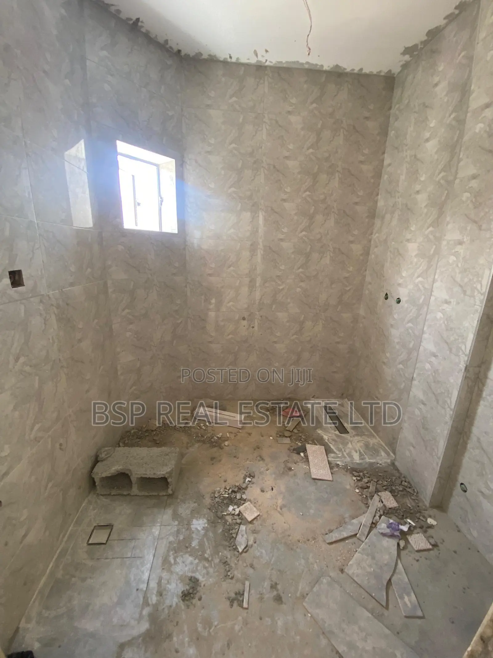 4bdrm Duplex in Life Camp for sale