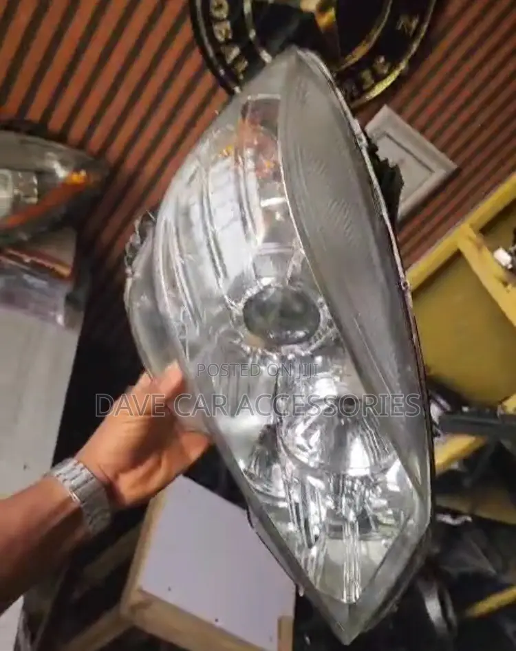 Mercedes Benz C300 2010 Headlight