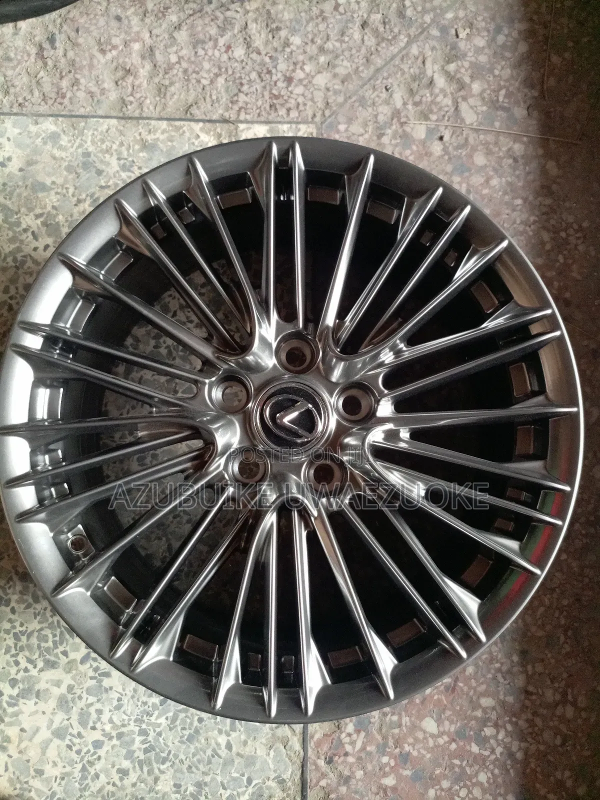 17" Rim Lexus Is250