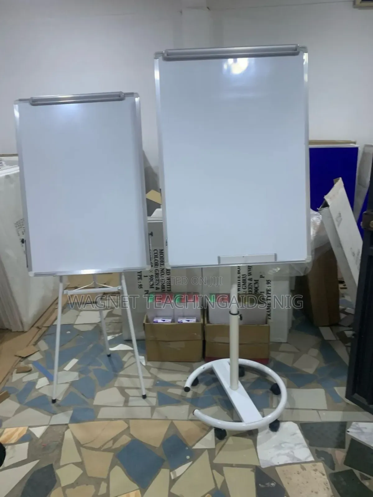 Rent Flipchart Board And Magnetic Board On Movable Stand