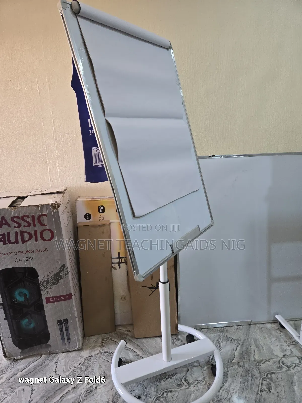 Rent Flipchart Board And Magnetic Board On Movable Stand
