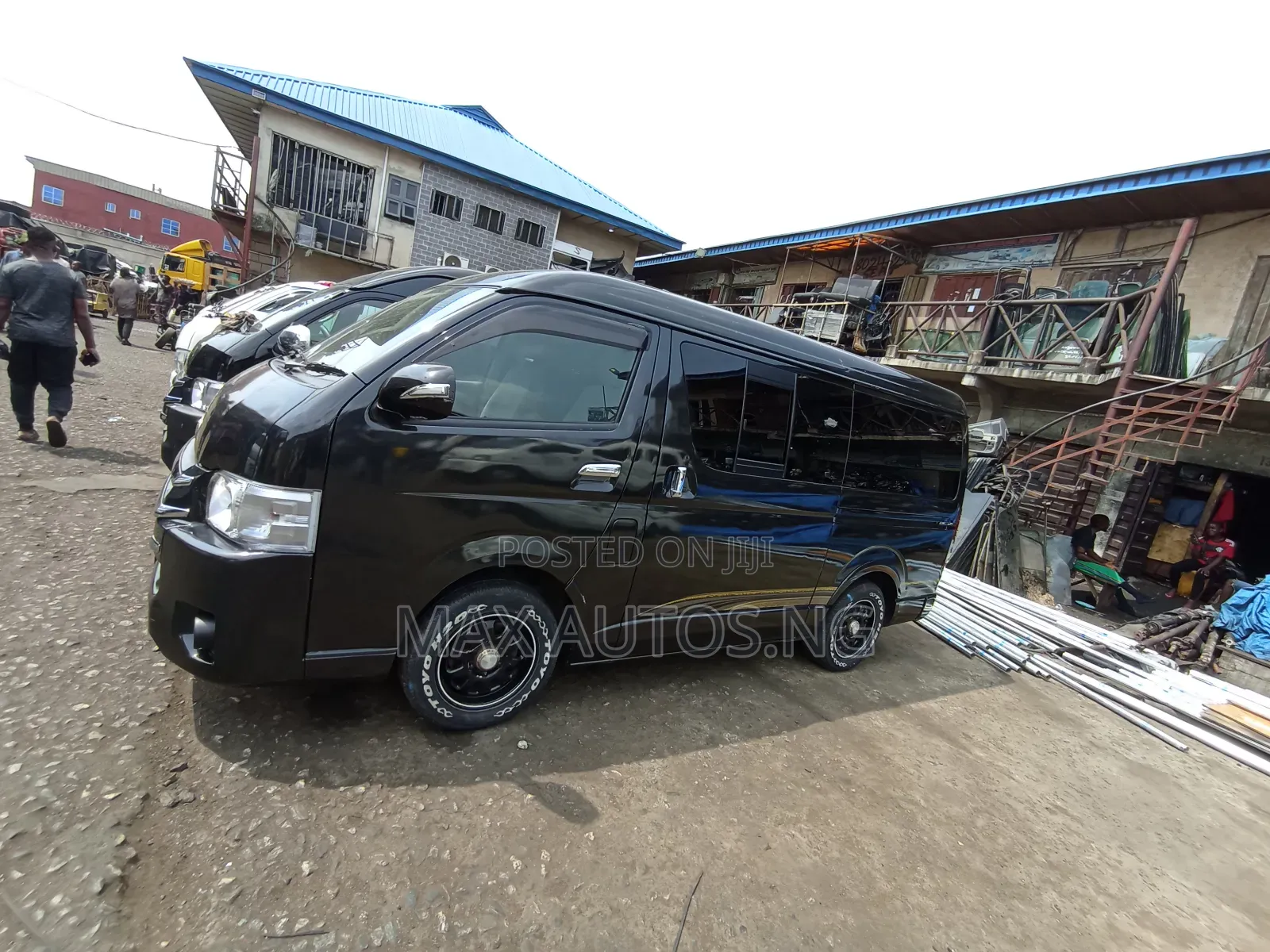 Toyota HiAce 2014 Black