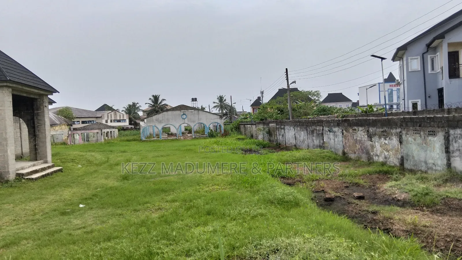 For Sale : 9.5 Fenced Plots at Gra Phase 1 ,Ph