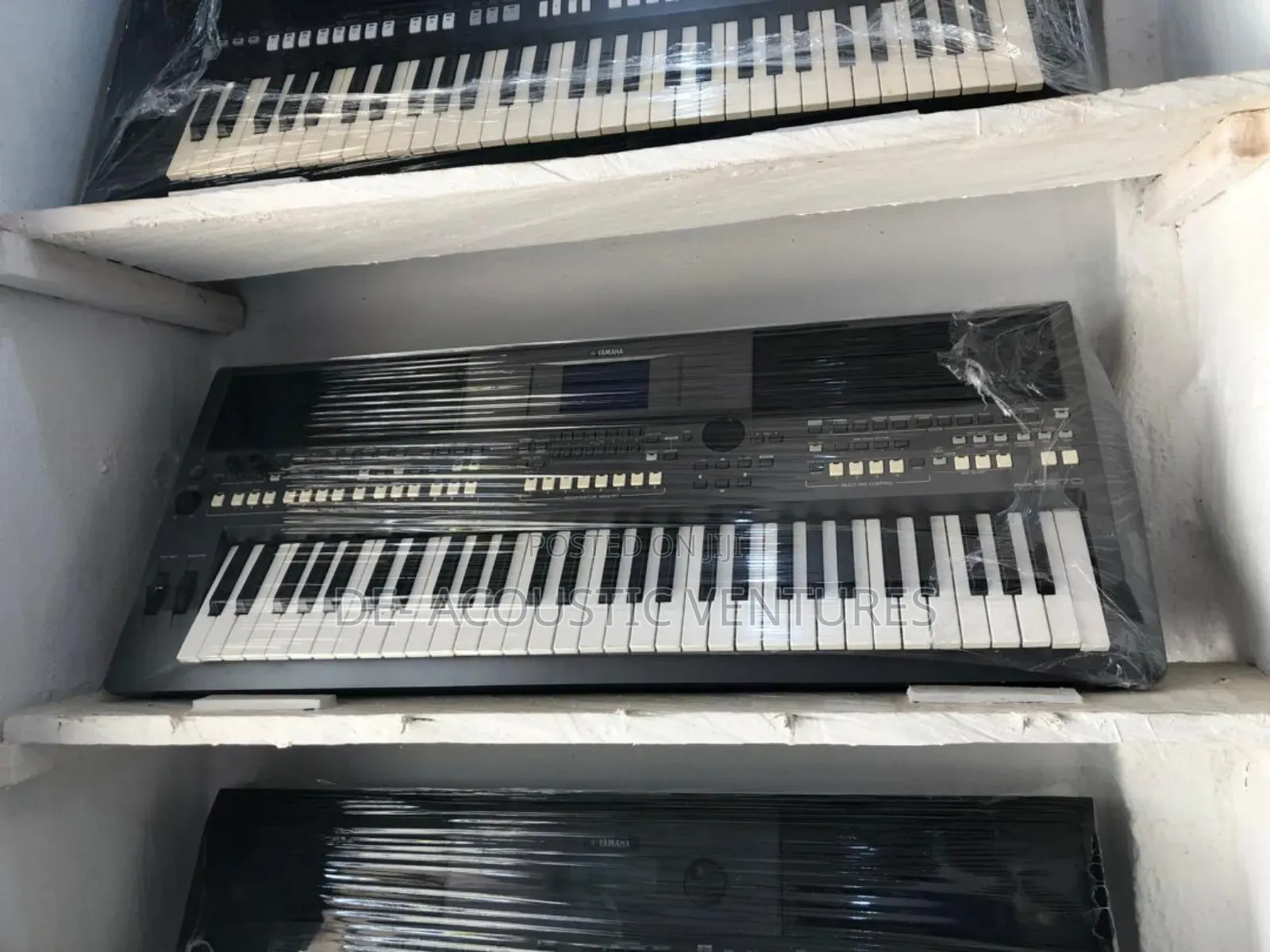 Direct London Used E443 Yamaha Keyboard