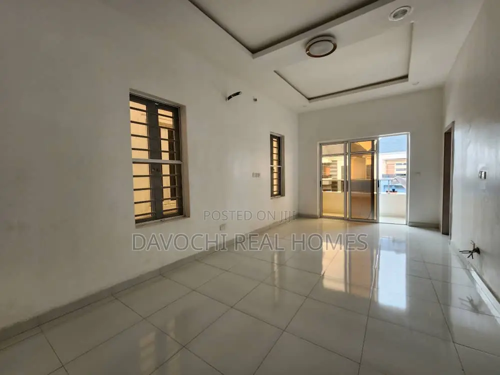 4bdrm Duplex in County Estate, Ikota for sale