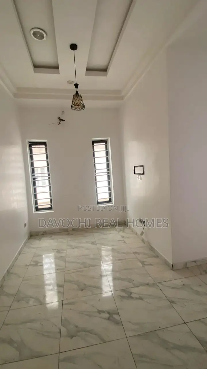 4bdrm Duplex in Chevron Dri for rent