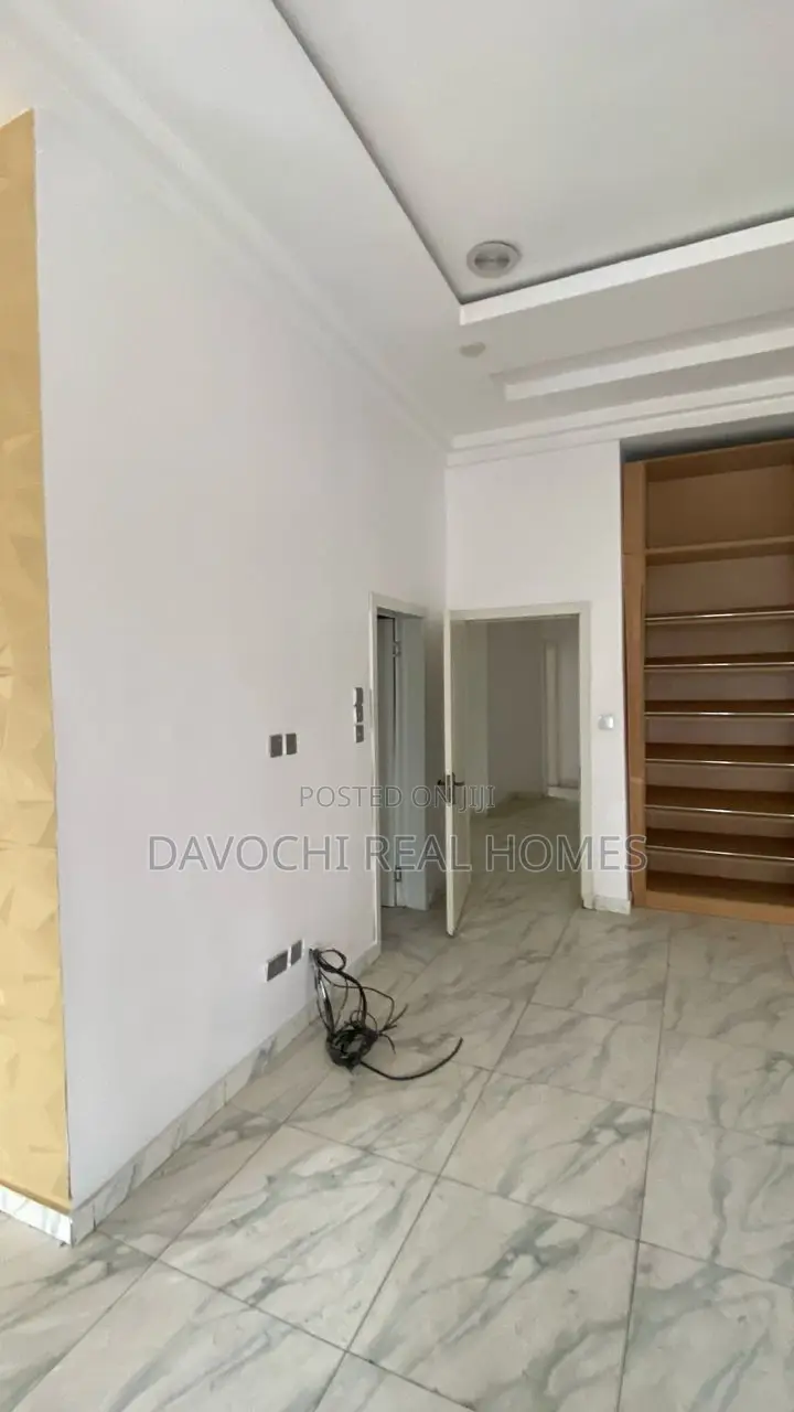4bdrm Duplex in Chevron Dri for rent