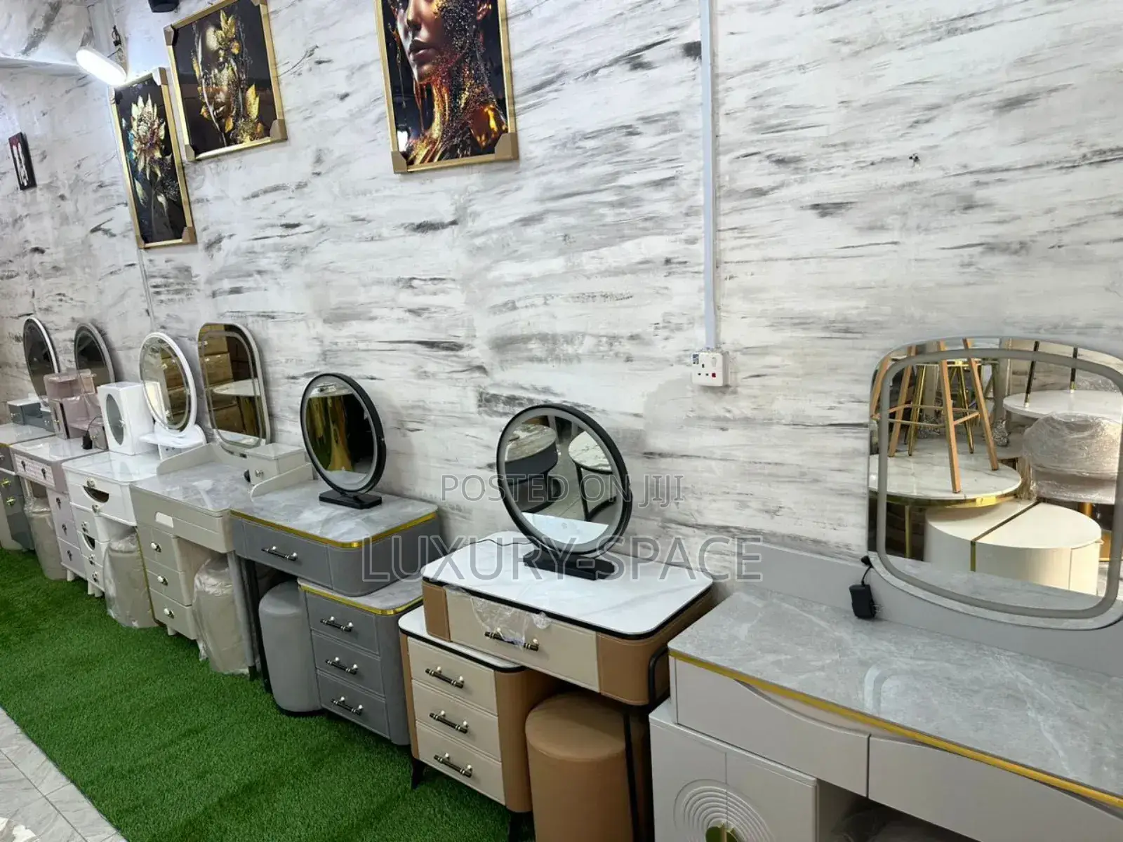Unique/Modern Console Mirror Set