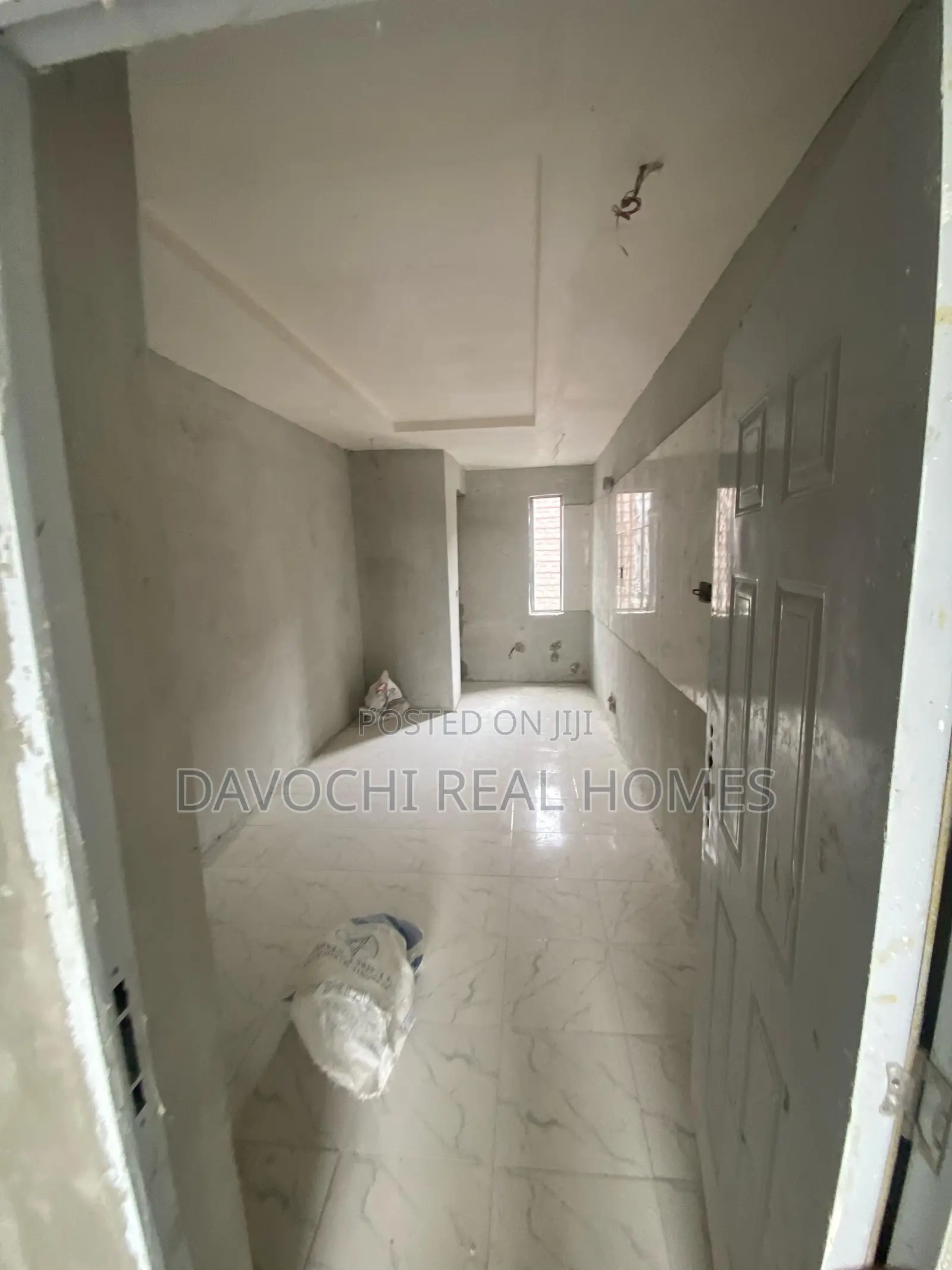 3bdrm Apartment in Chevron, Lekki for sale