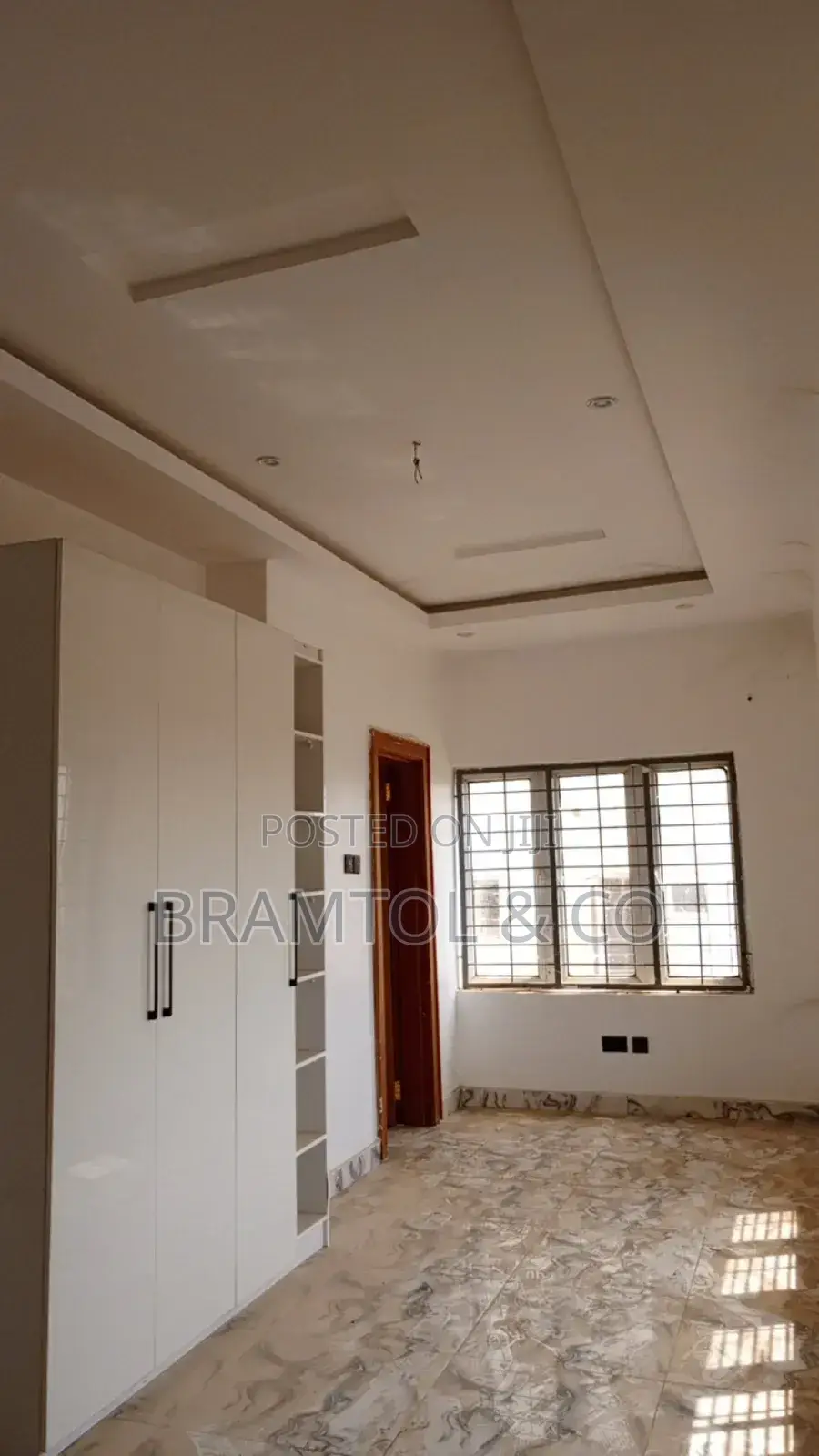 3bdrm Block Of Flats In Idu Industrial For Sale