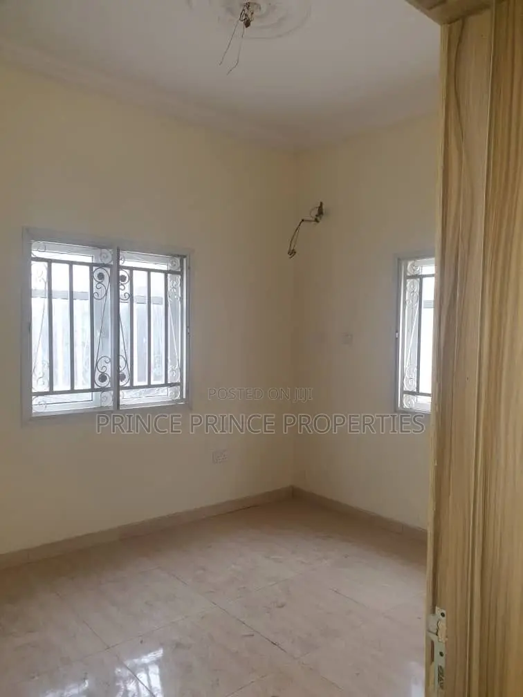 3bdrm Block of Flats in Surulere for rent