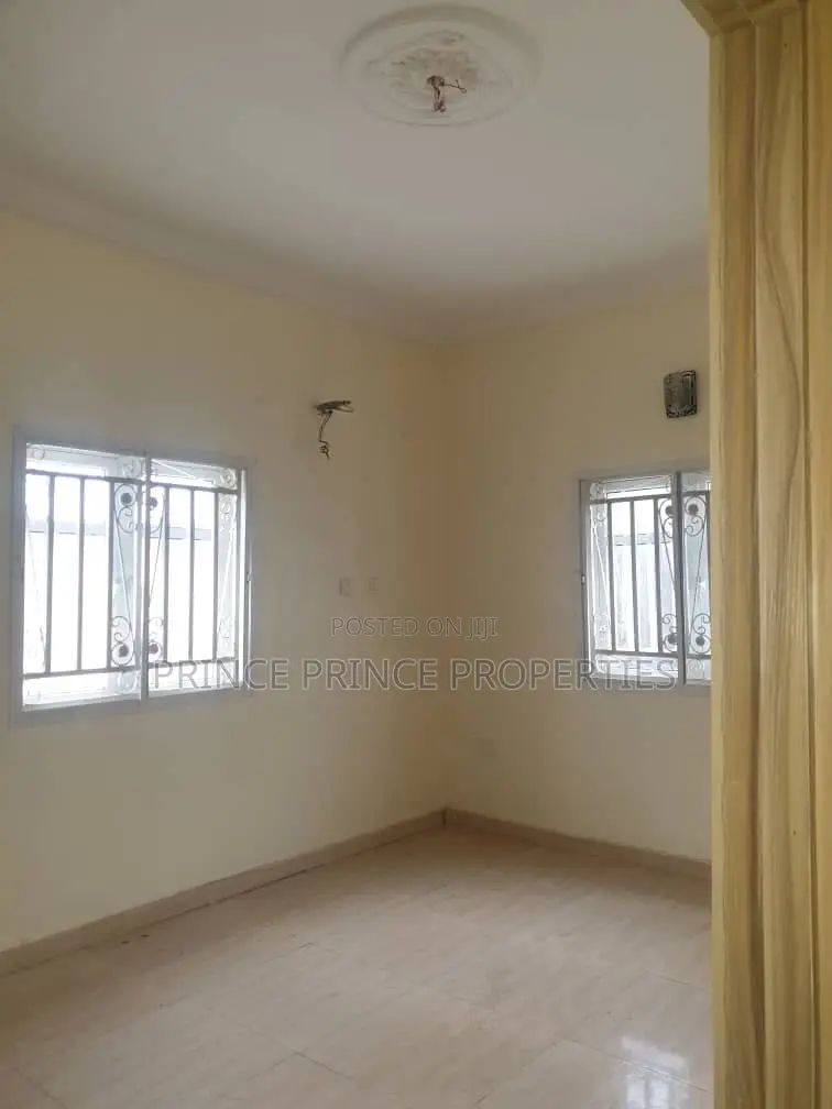 3bdrm Block of Flats in Surulere for rent