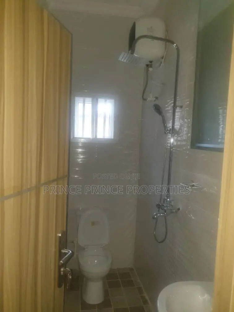 3bdrm Block of Flats in Surulere for rent