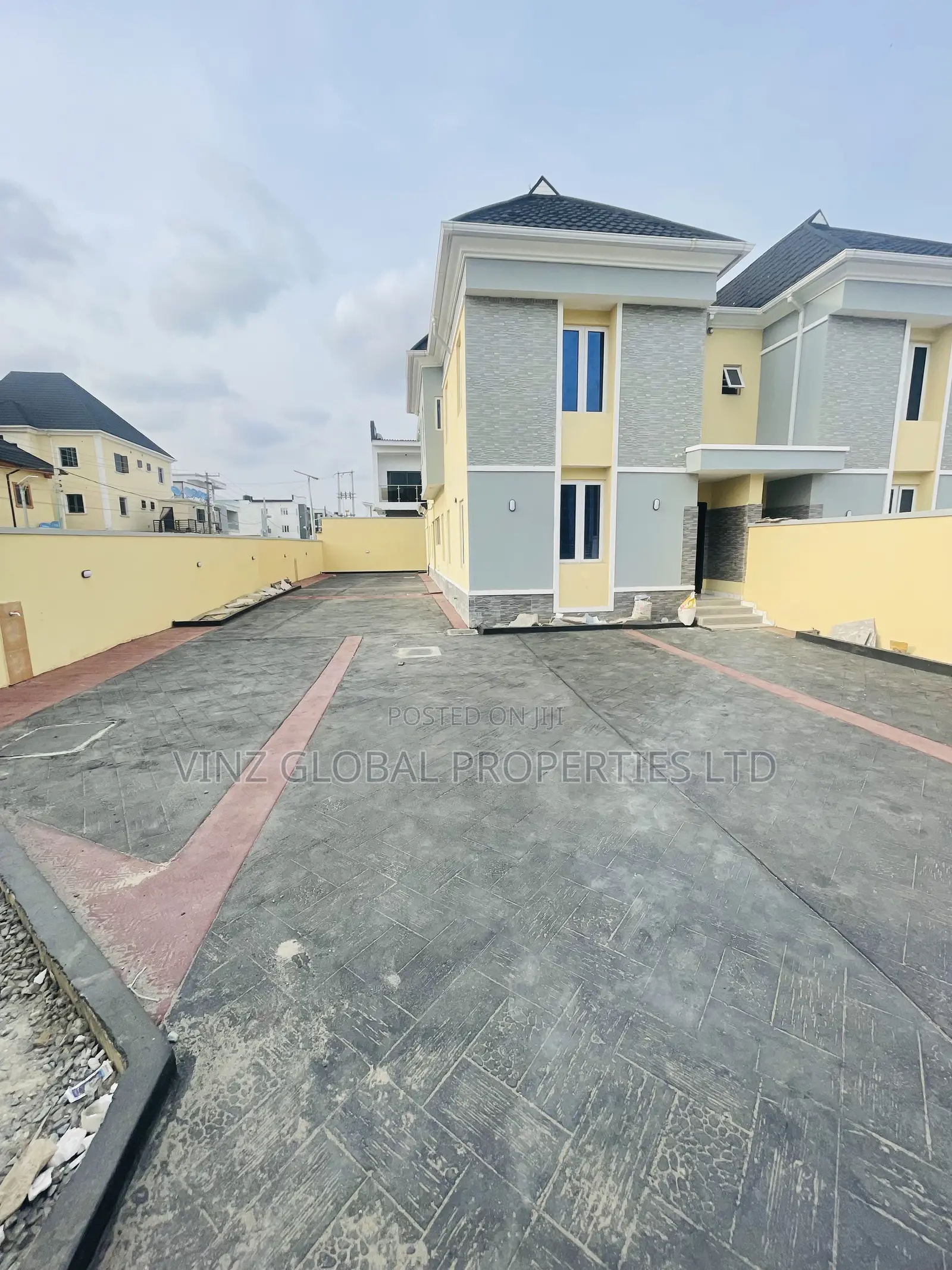 4bdrm Duplex in Sangotedo for sale