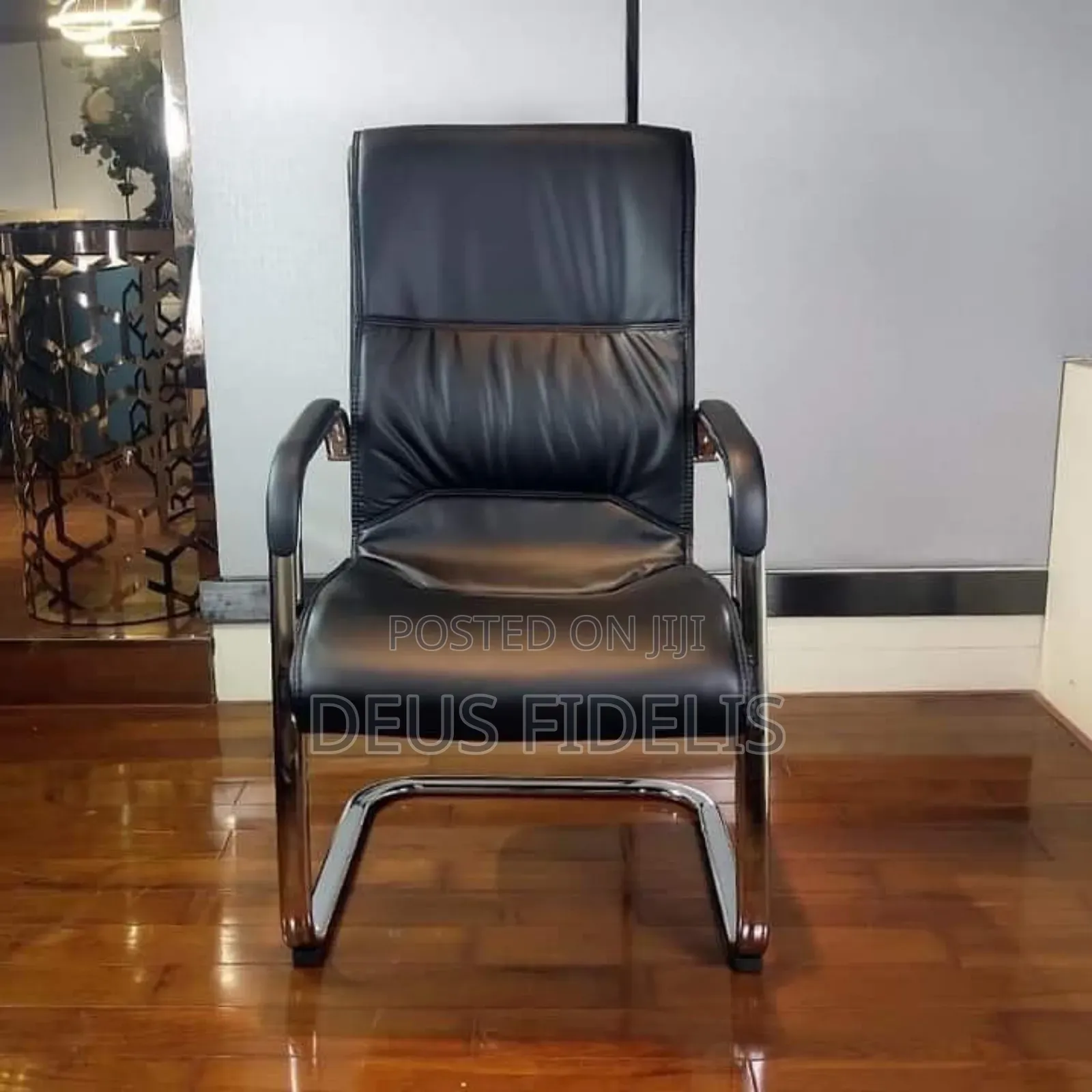 107 Visitors Chair With High Back