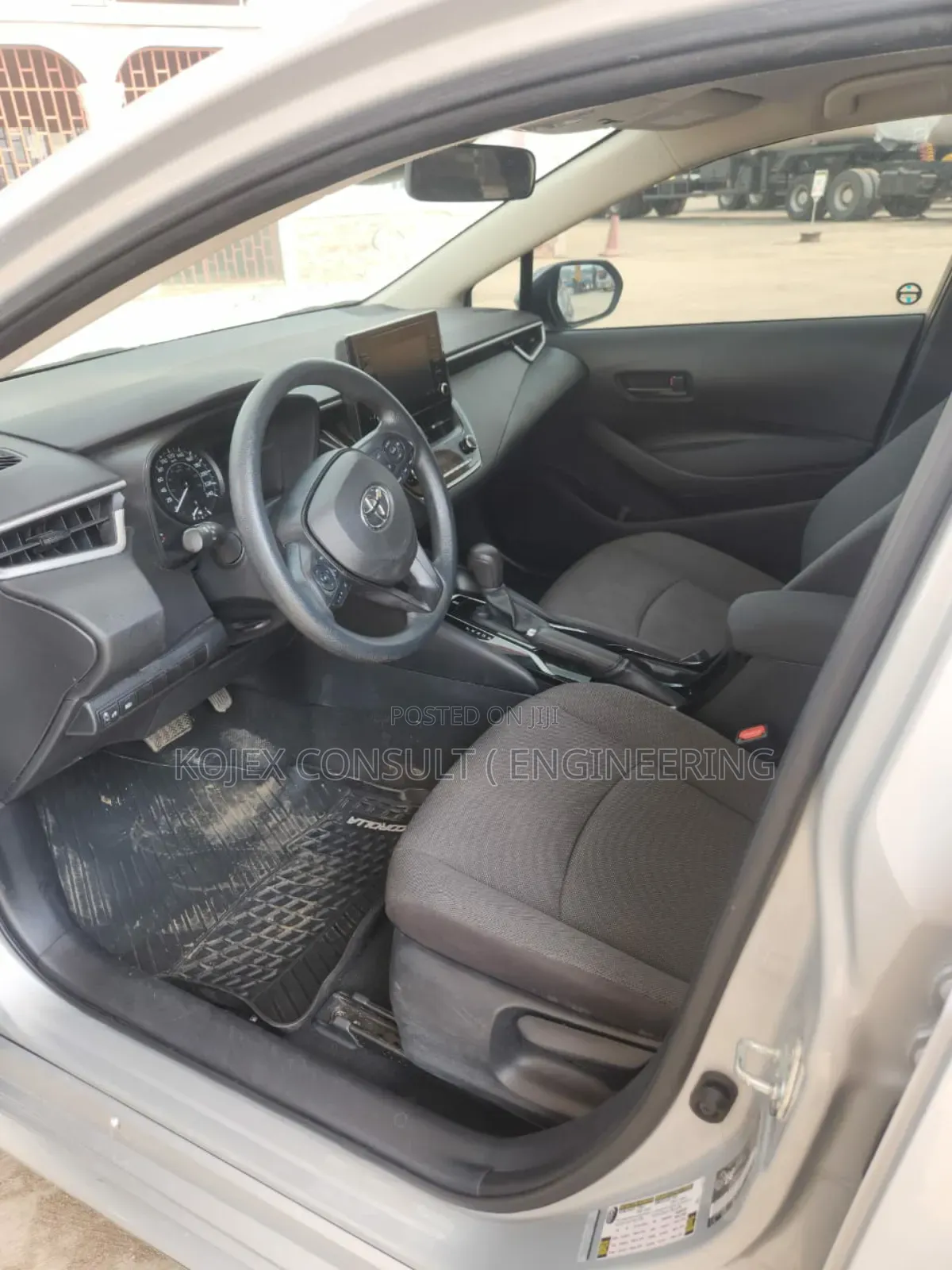 Toyota Corolla 2023 Silver