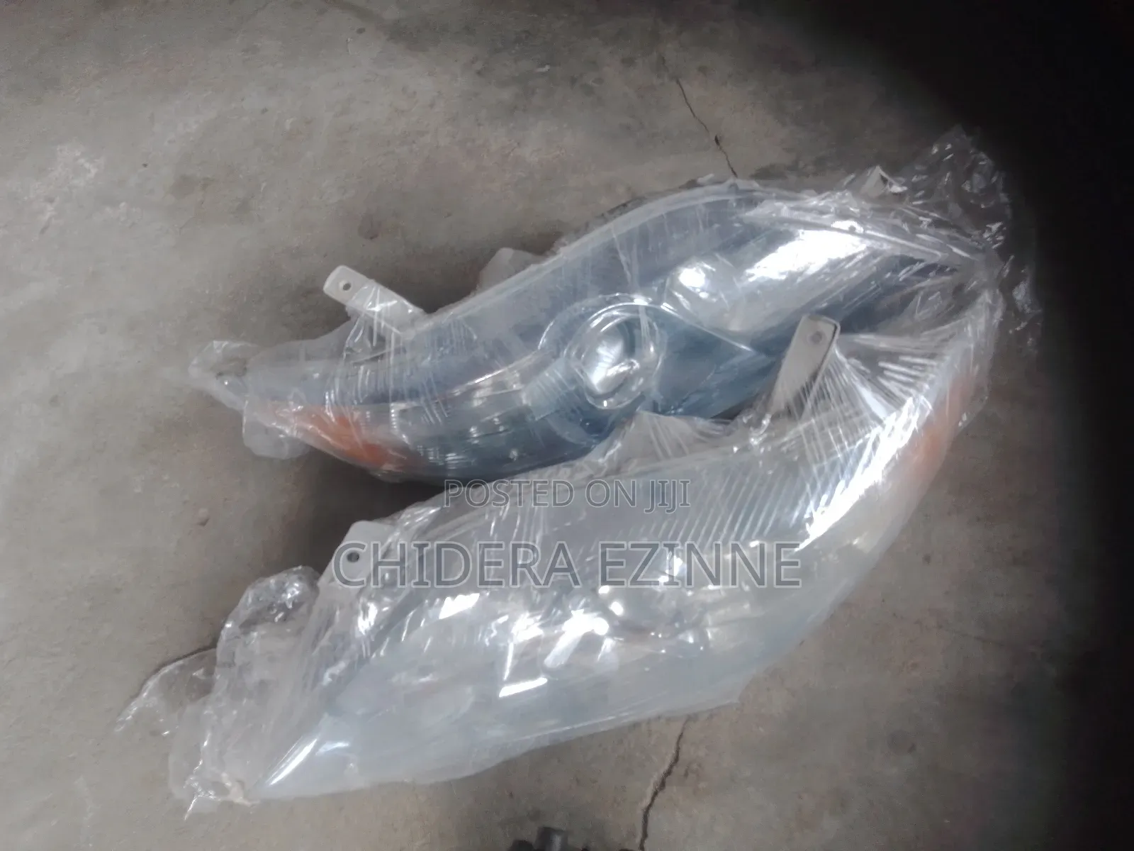 Toyota Camry 2010 Model Headlight the Two Sides