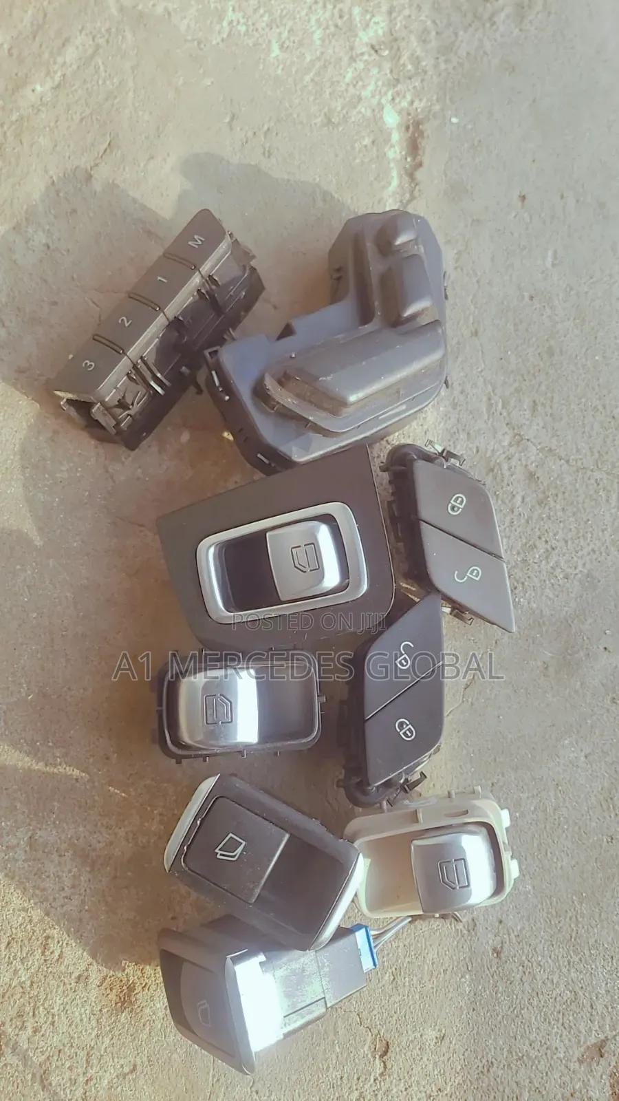 All Kinds Mercedes-Benz Buttons