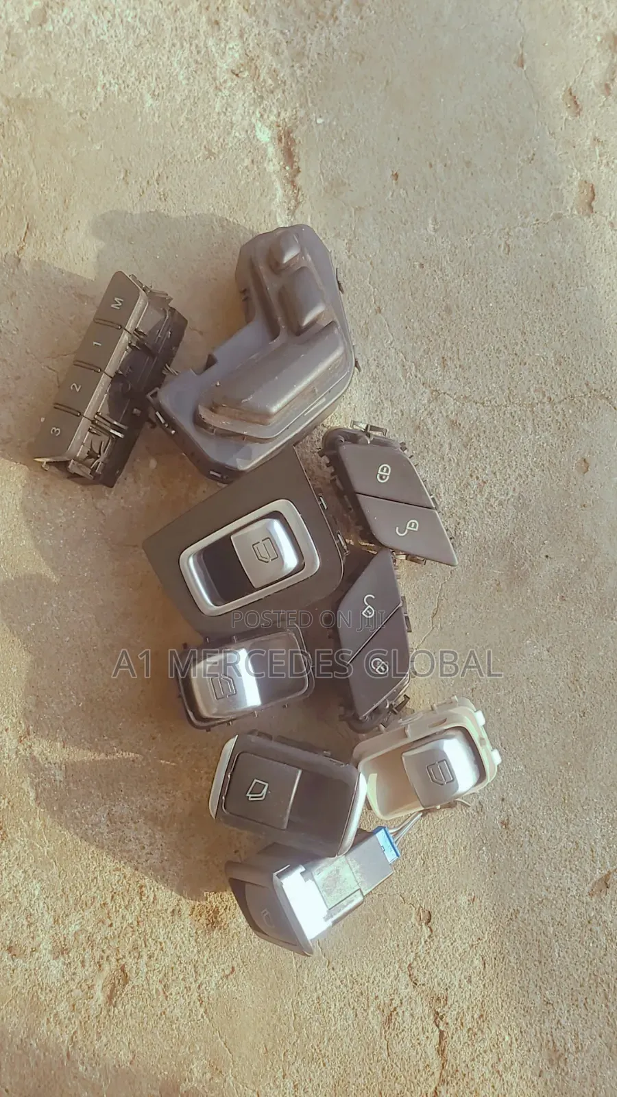 All Kinds Mercedes-Benz Buttons