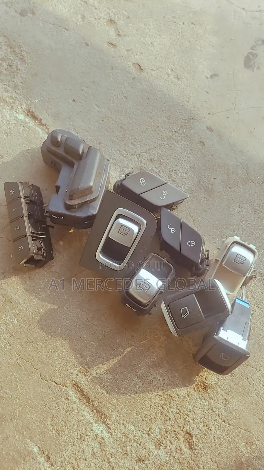 All Kinds Mercedes-Benz Buttons