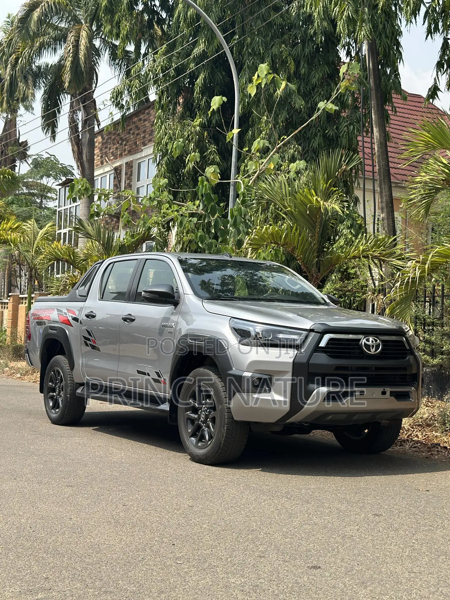 New Toyota Hilux 2023 Gray
