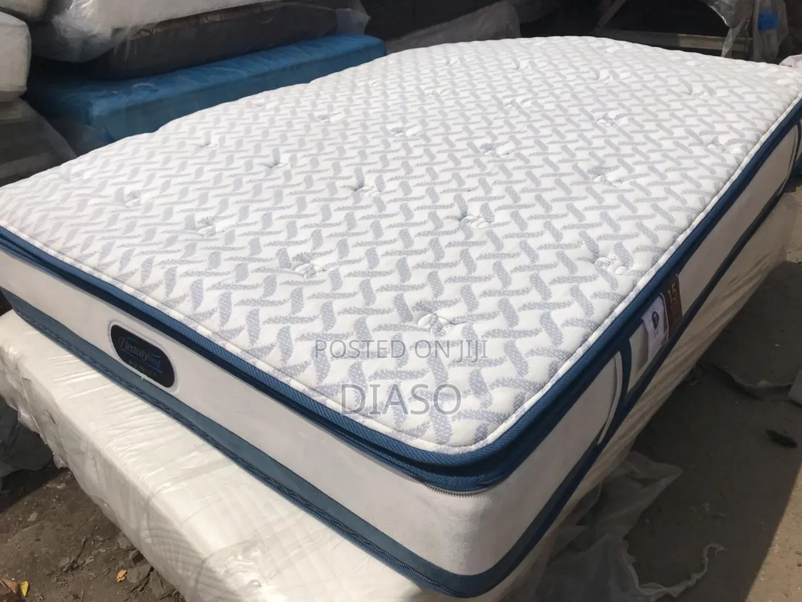 Order for Your Canadian 12inches 5x6 Mattress Get 1 Pillow