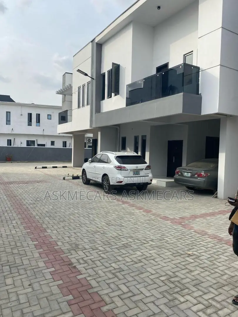 4bdrm Duplex in Palm City, Ajah for rent