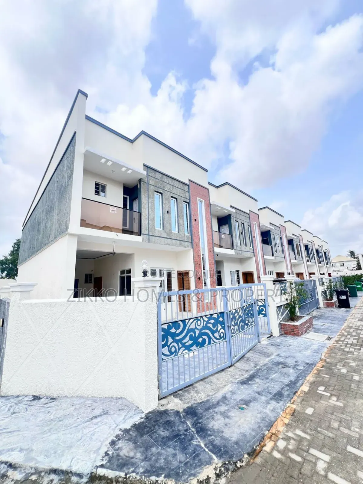 4bdrm Townhouse/Terrace In Ajah For Sale