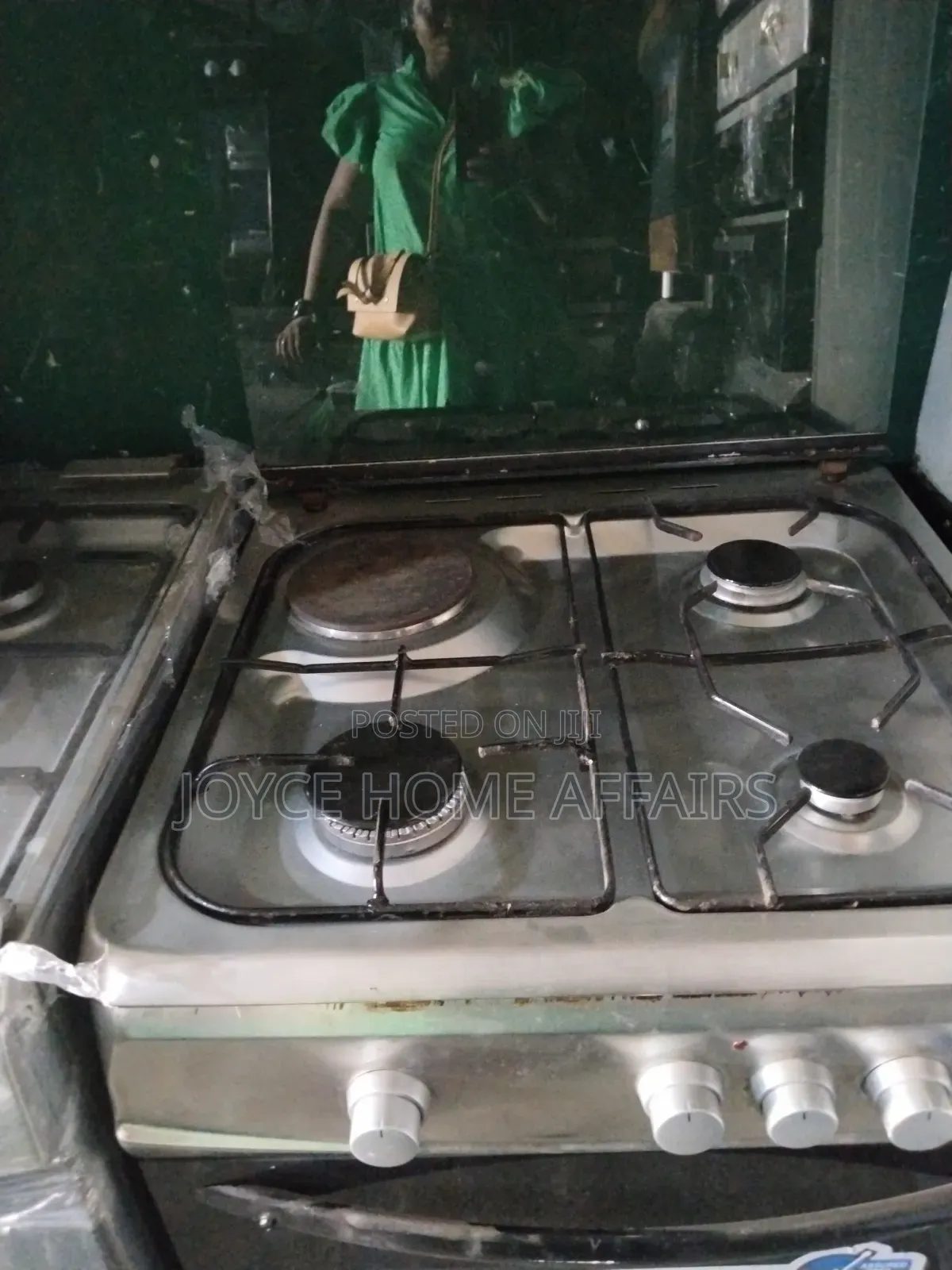 Max 3 Burner Gas With One Electric Hot Plate