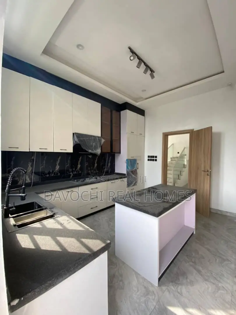 4bdrm Duplex in Chevron, Lekki for rent