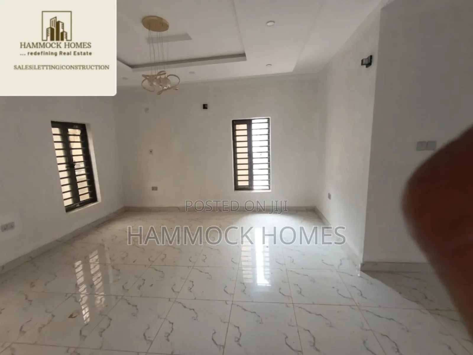 4bdrm Duplex in Jericho Gra for sale