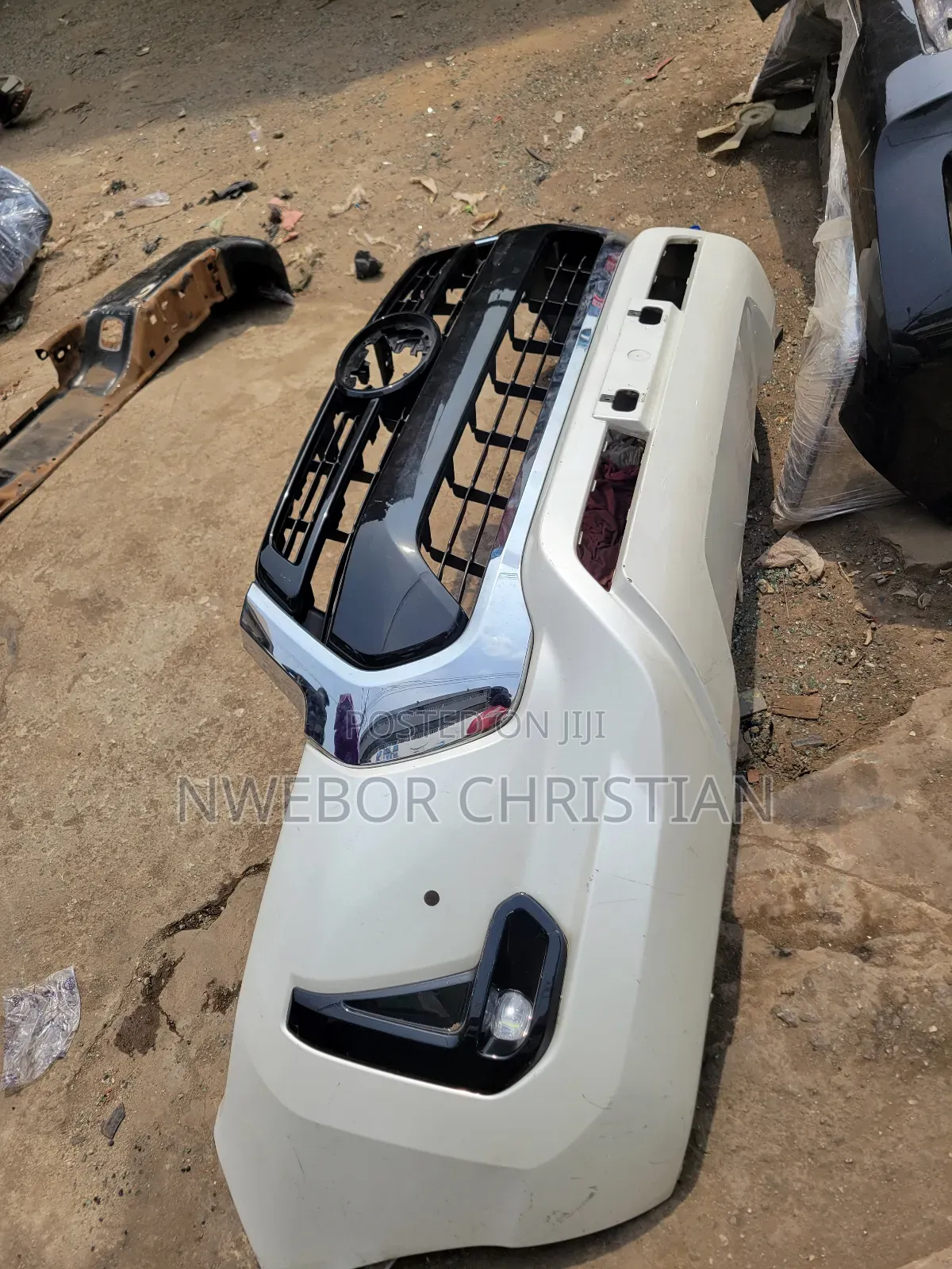 Complete Front Bumper and Front Grill Hilux 2022