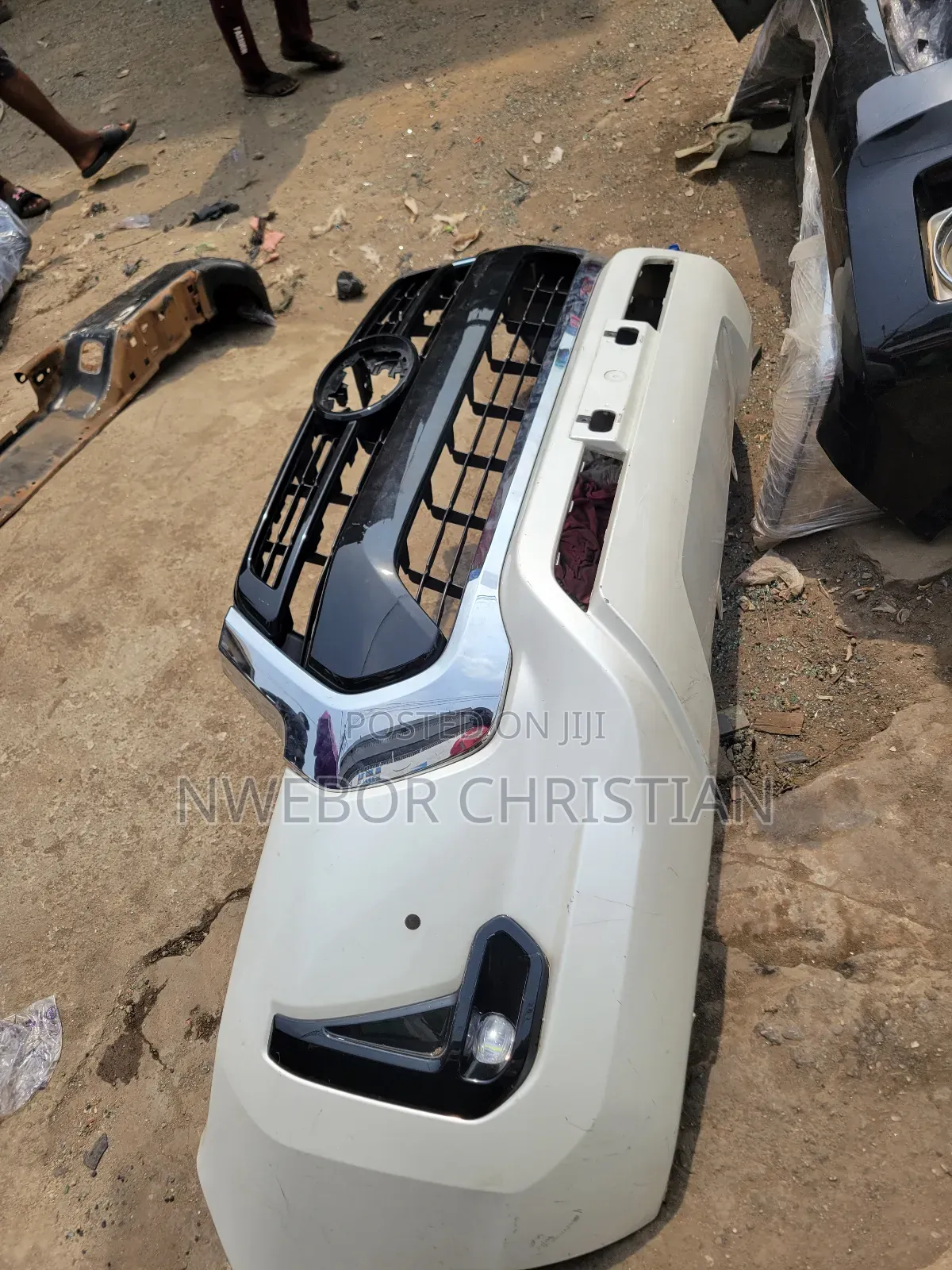 Complete Front Bumper and Front Grill Hilux 2022