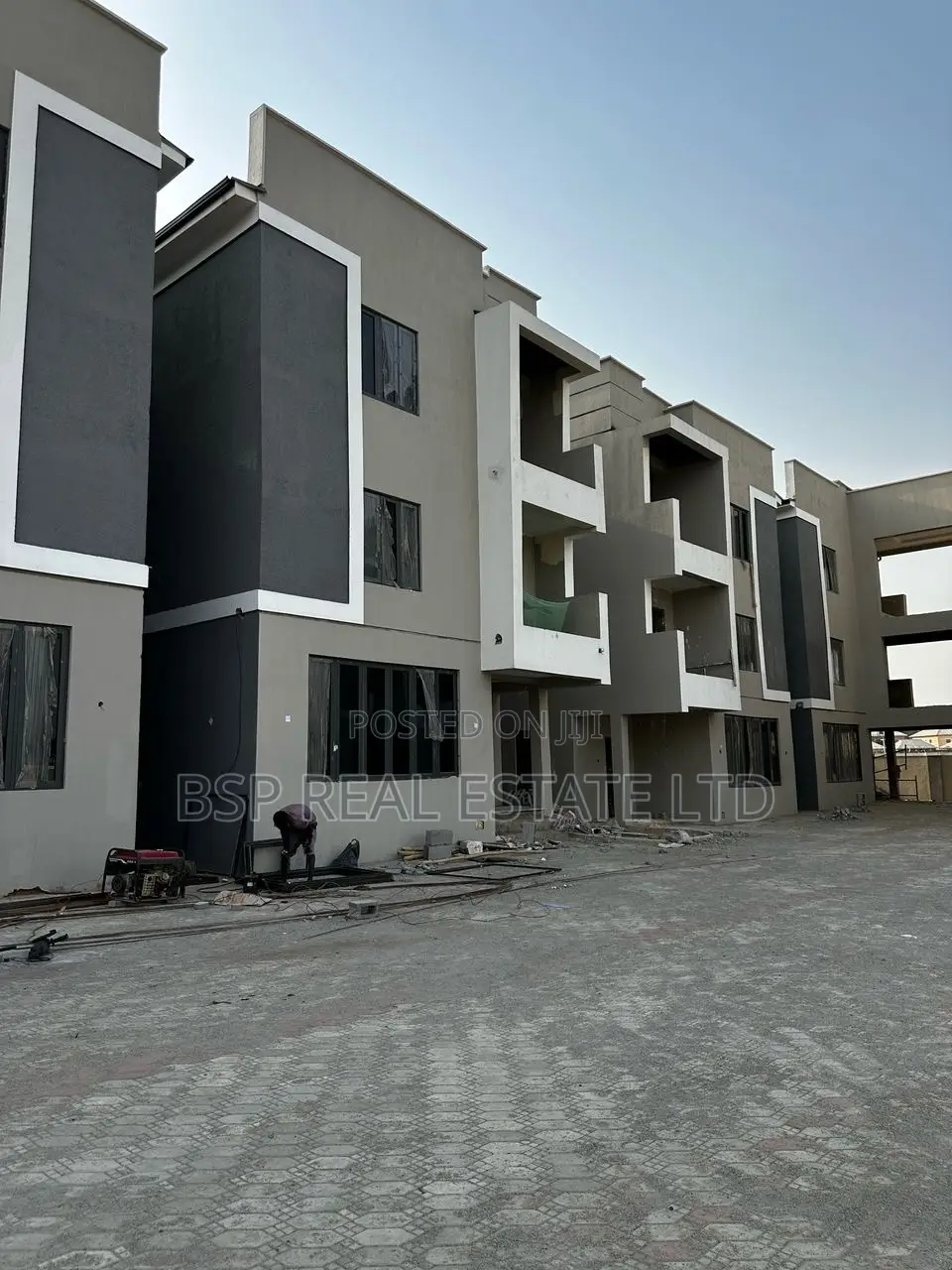 5bdrm Duplex in Jahi for sale
