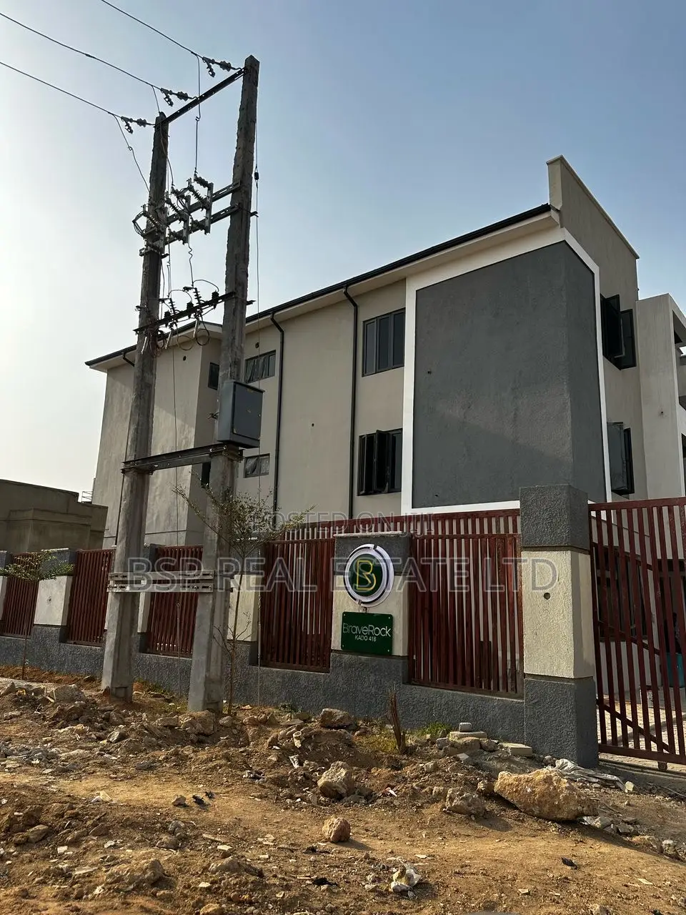 5bdrm Duplex in Jahi for sale
