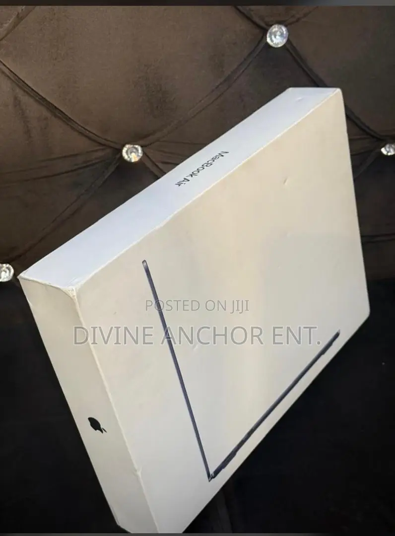 New Laptop Apple MacBook Air 2024 M3 13-inch 16GB Apple M3 SSD 512GB