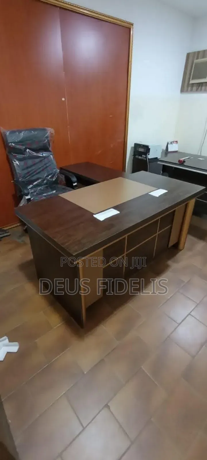Executive Office Table With Extension and Mobile Drawer 1.6m