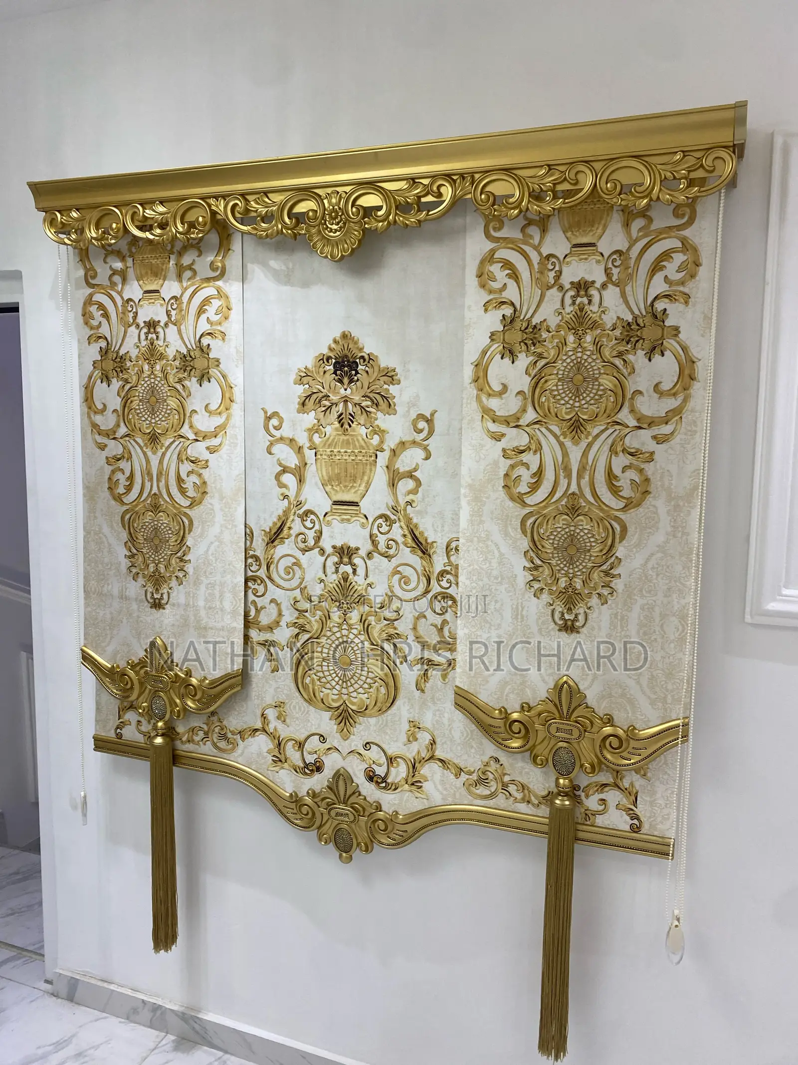 Hill Stand Luxury Weight in a Turkish Royalty