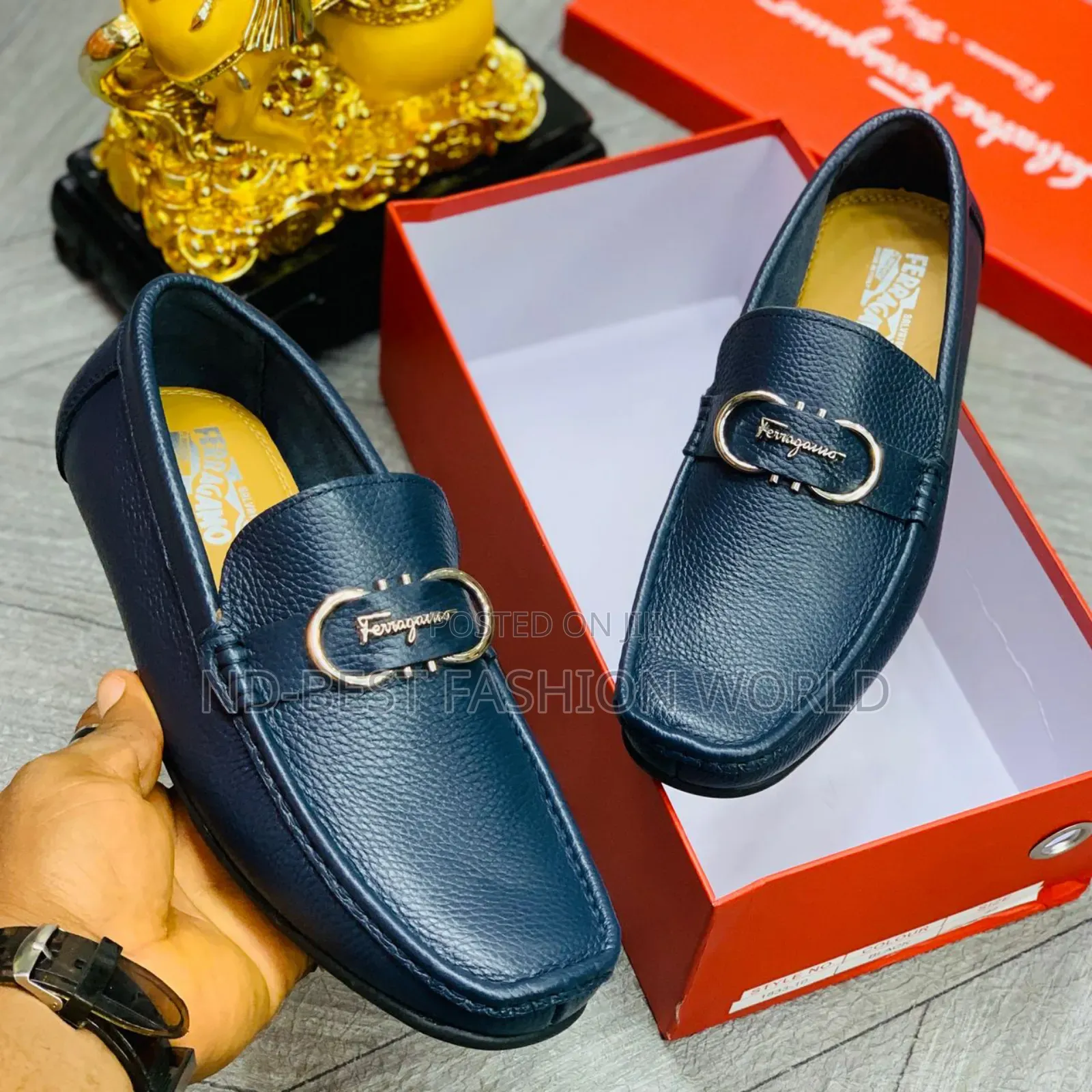 Simple and Flat Casual Shoes