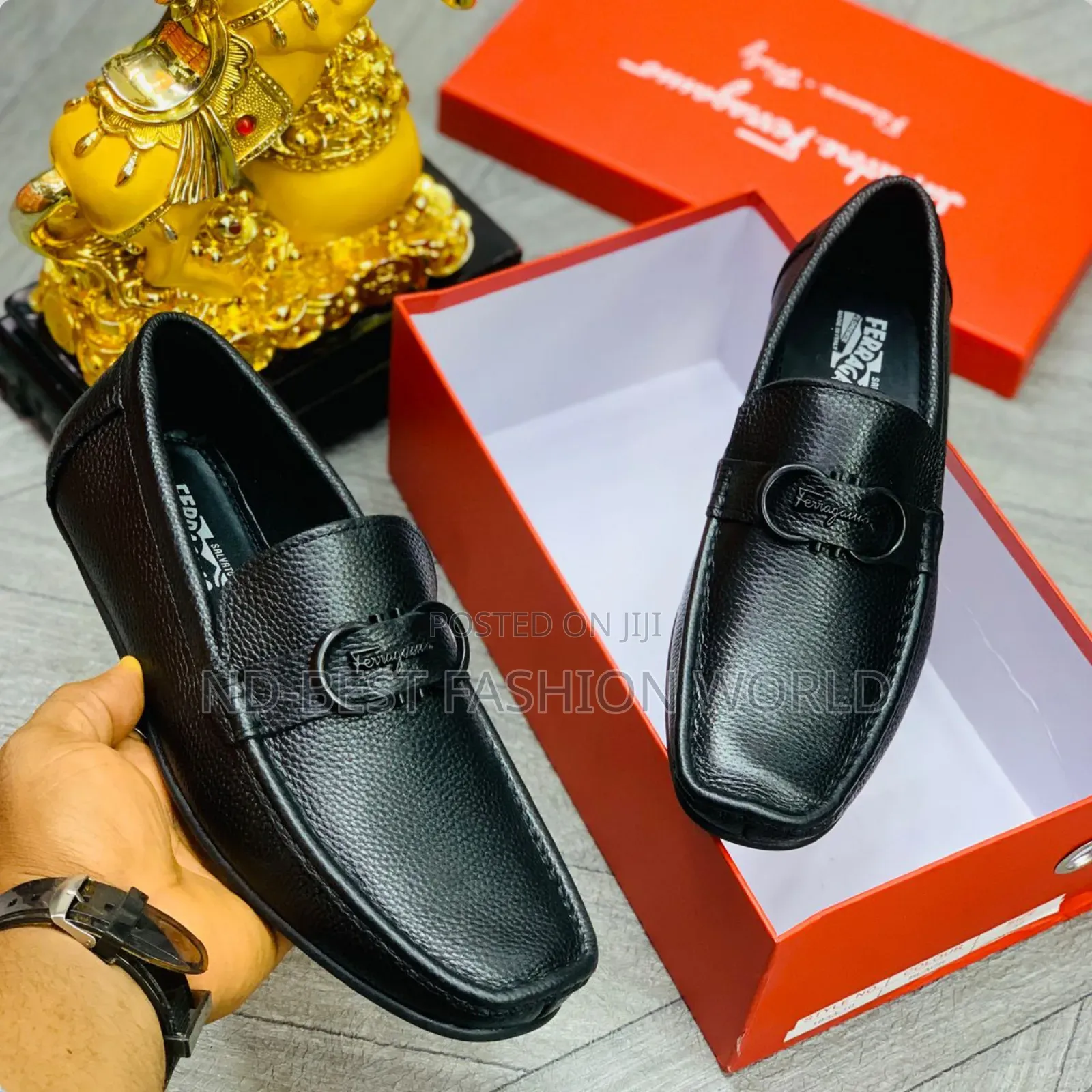 Simple and Flat Casual Shoes