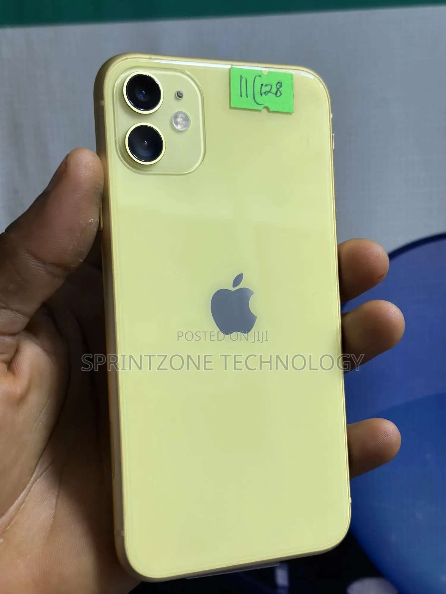 Apple iPhone 11 64 GB Yellow