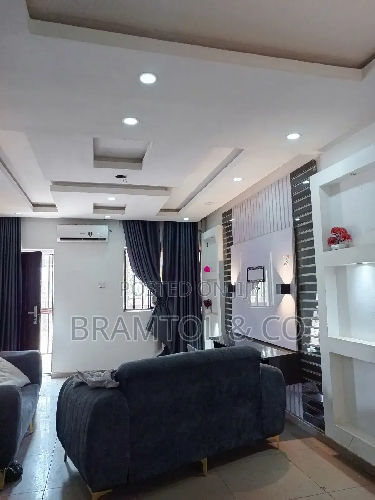 2bdrm Block of Flats in Wuse 2 for rent