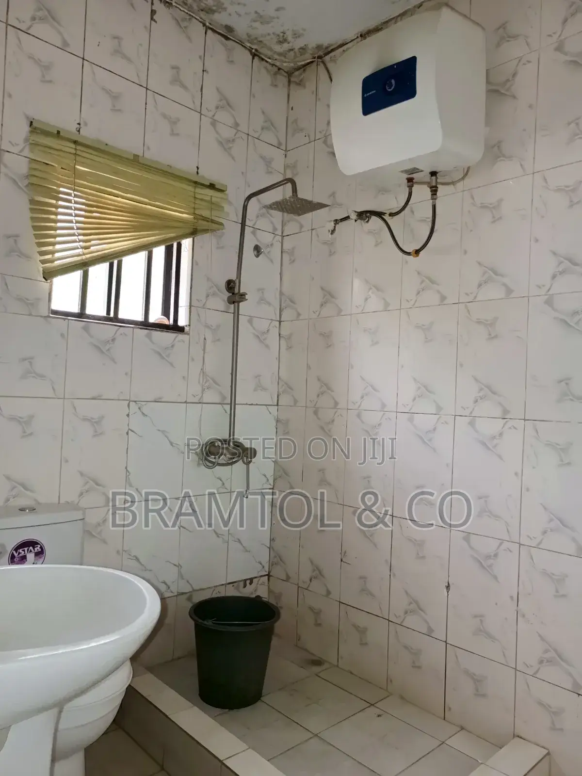 2bdrm Block of Flats in Wuse 2 for rent