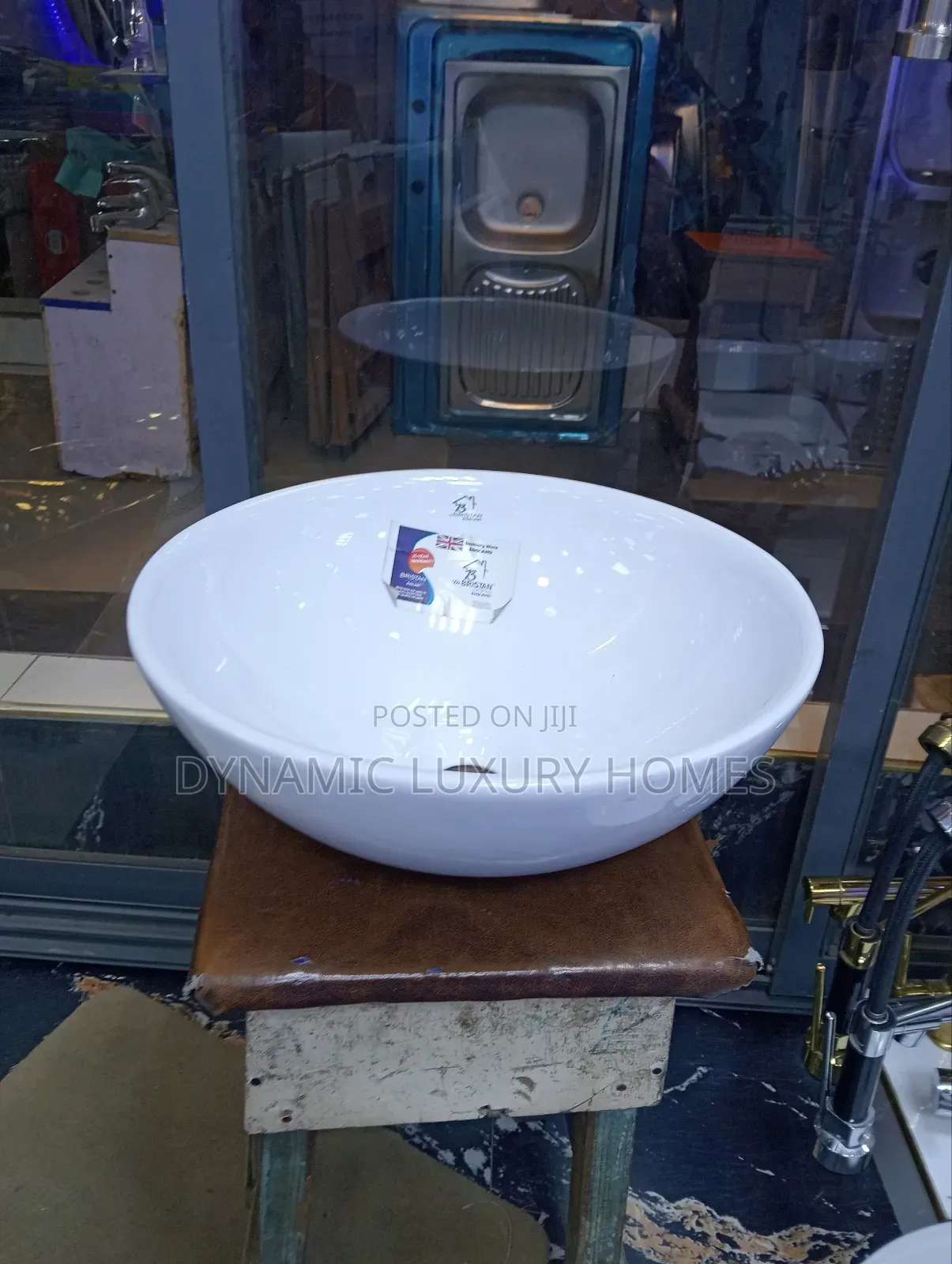 Round Luxury Plain White Countertop Basin