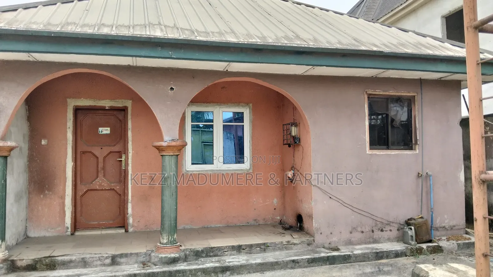 8bdrm Block of Flats in Oyibo , Rivers State, Oyigbo for sale