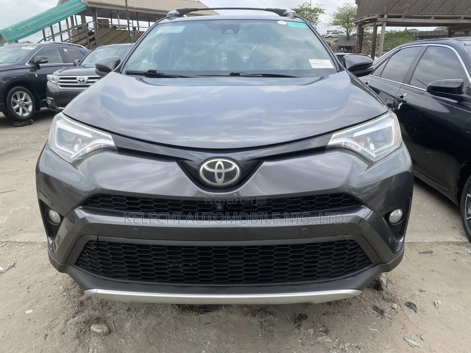 Toyota RAV4 SE 4dr SUV (2.5L 4cyl 6A) 2018 Gray