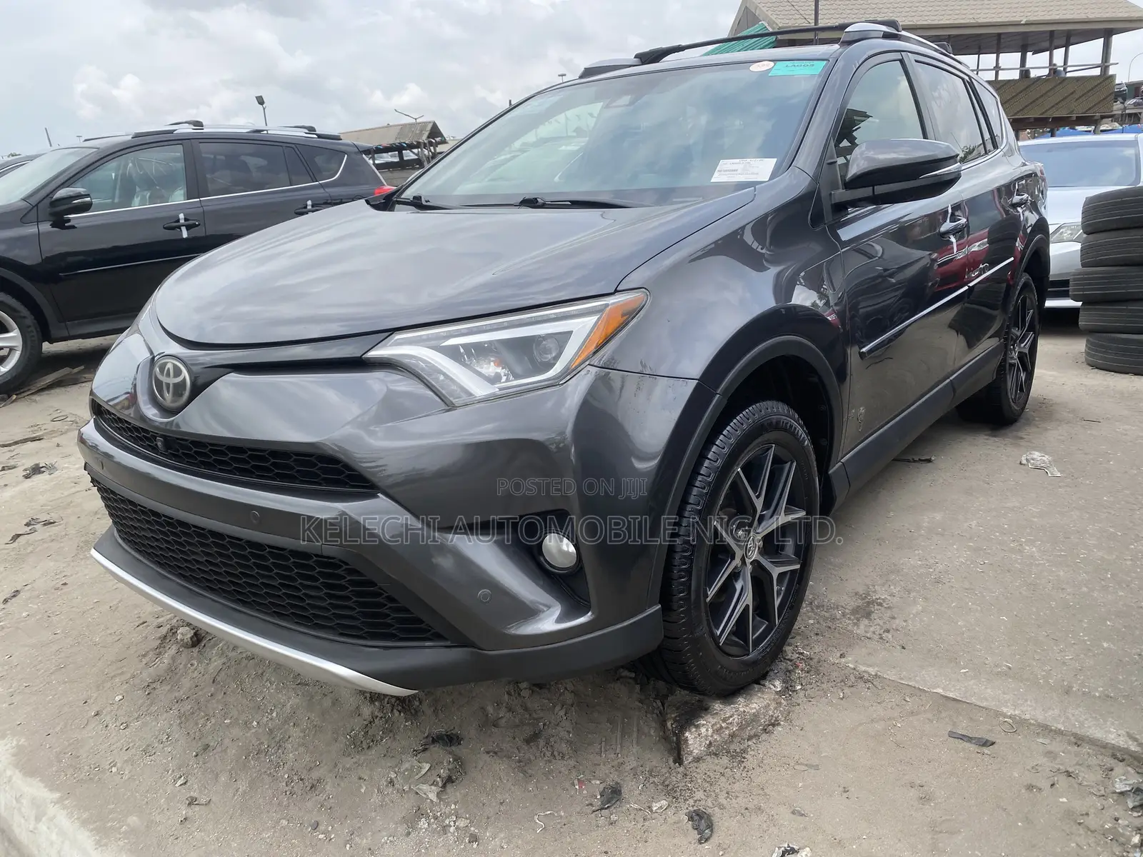 Toyota RAV4 SE 4dr SUV (2.5L 4cyl 6A) 2018 Gray