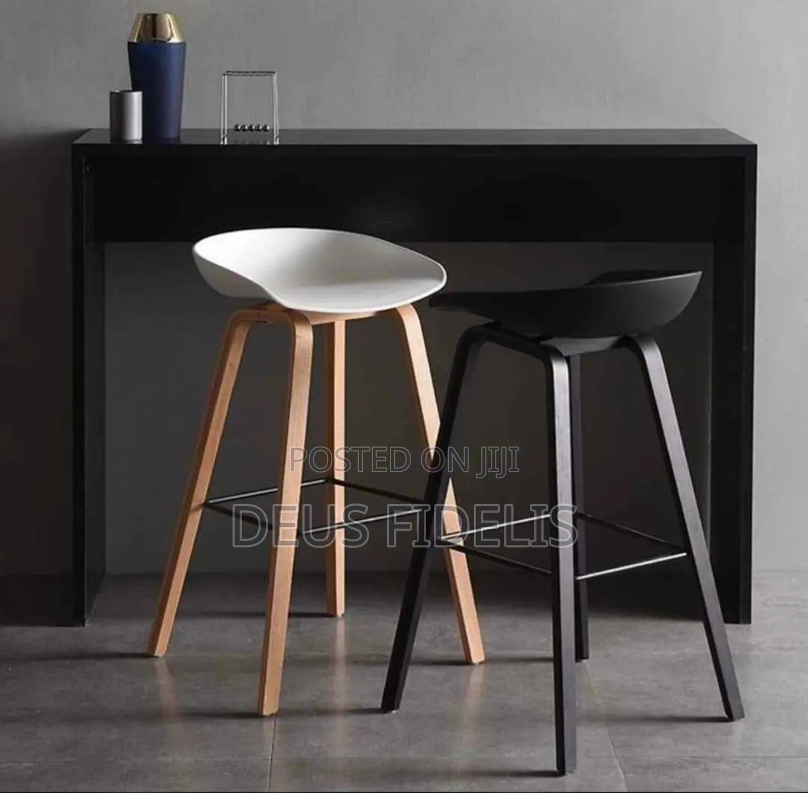 High Bar Stool for Kitchen and Wine Bar