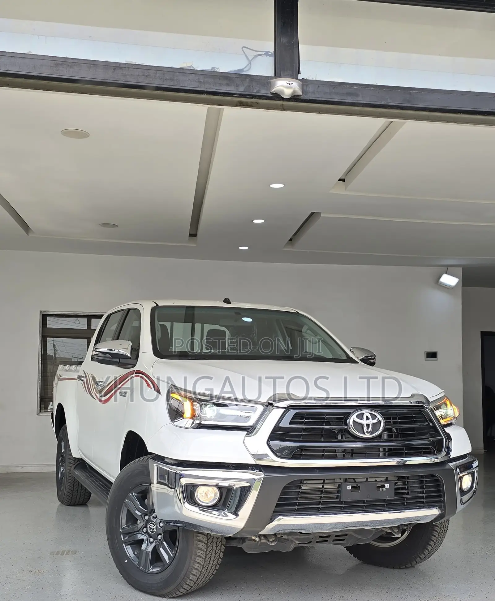 New Toyota Hilux Revo Double Cab Petrol 2.7 AWD 2022 White